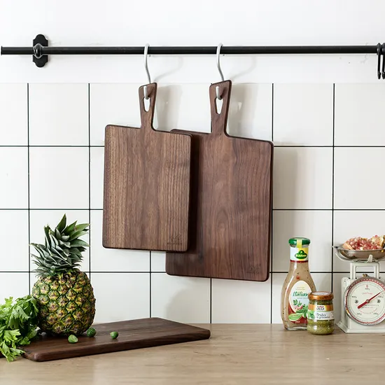 Plato duradero de madera de nogal desgastado para picnics y fiestas