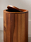 Cesta de basura redonda de madera para baño