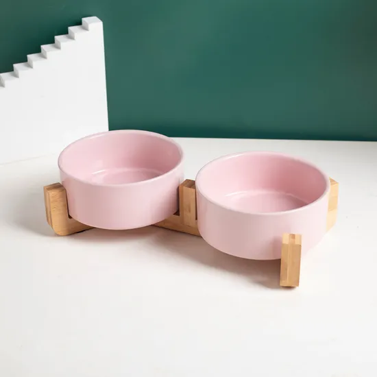 El animal doméstico nórdico al por mayor suministra el cuenco de cerámica del animal doméstico del cuenco del agua de la comida para gatos con el soporte de madera de bambú
