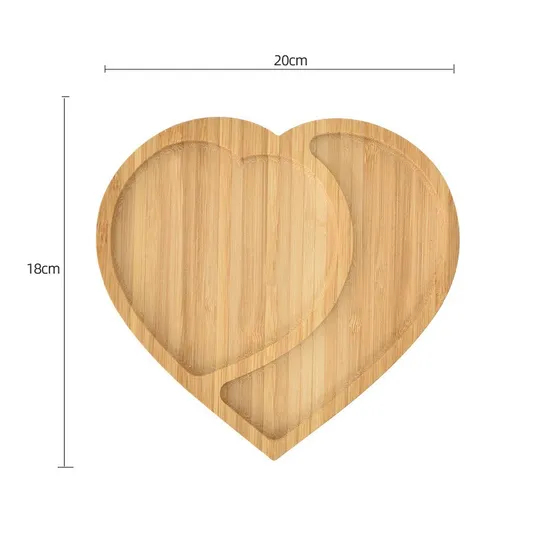 Plato dividido de bambú en forma de corazón para niños
